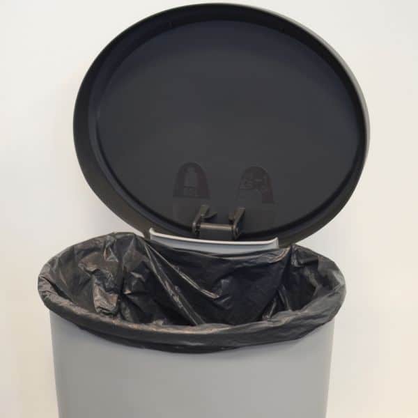 Poubelle moderne en plastique avec pédale 30 litres 