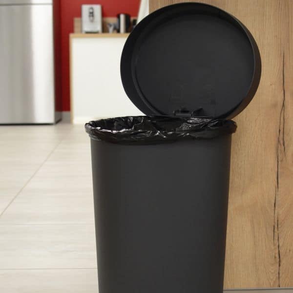 Poubelle moderne en plastique avec pédale 30 litres 
