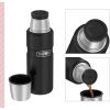 Une Bouteille isotherme noire avec bouchon Etanche