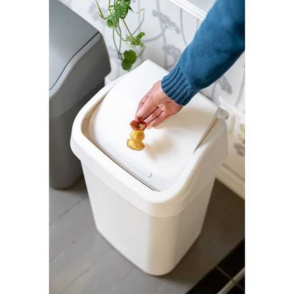 Poubelle à couvercle basculant style moderne 25 litres