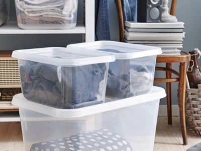 5 astuces pour ranger ses vêtements hors saison avec des boîtes de rangement